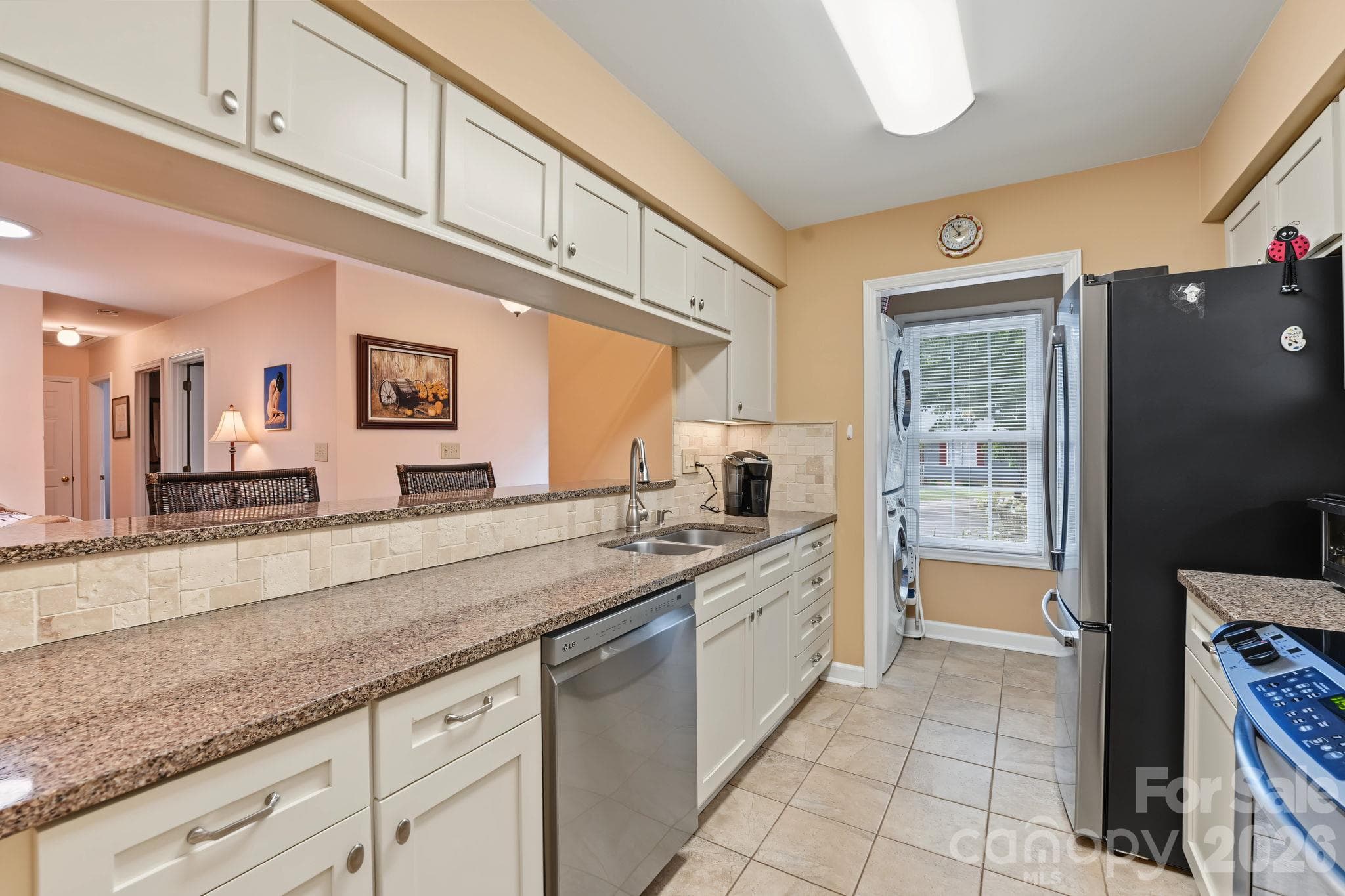 Plenty of cabinets and counterspace - 420 English Ivy Court, Fort Mill
