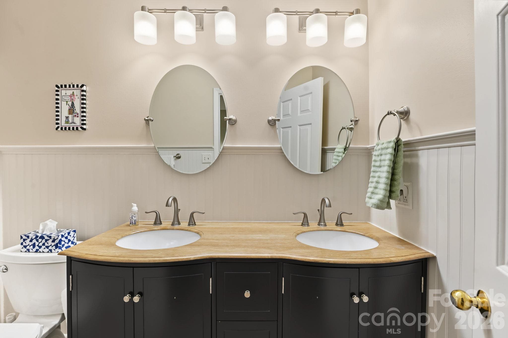 Primary bathroom with double vanity - 420 English Ivy Court, Fort Mill