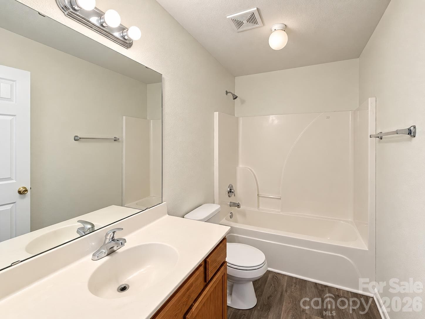 Townhouse at 1911 Flushing Court, Charlotte, photo 13 of 16