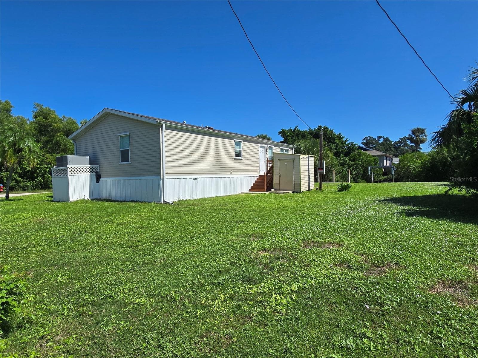 Modular Home at 1125 MARLIN DR, PUNTA GORDA, photo 2 of 17