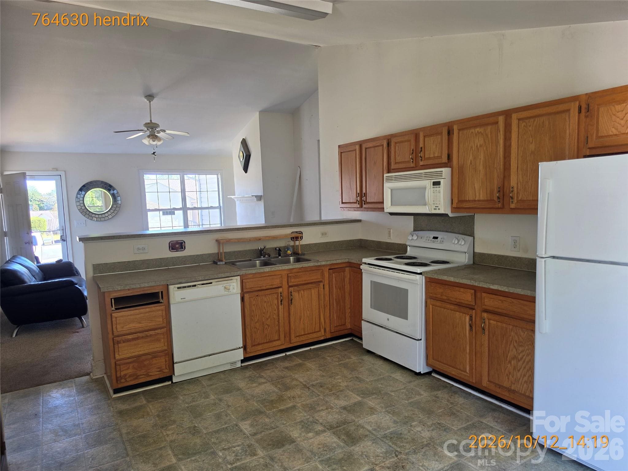 Single Family Residence at 4630 Hendrix Court, Concord, photo 2 of 10