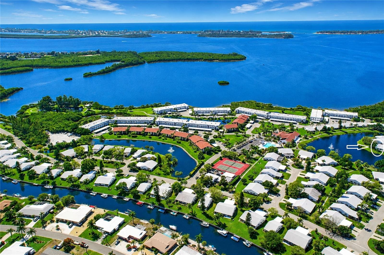 Villa's location highlighted in white - 4605 LEXINGTON CIR, BRADENTON