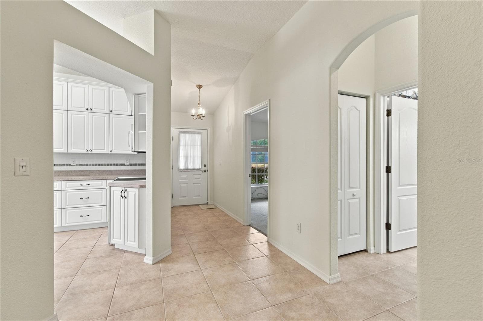 Single Family Residence at 11508 BLOOMINGTON CT, NEW PORT RICHEY, photo 8 of 90