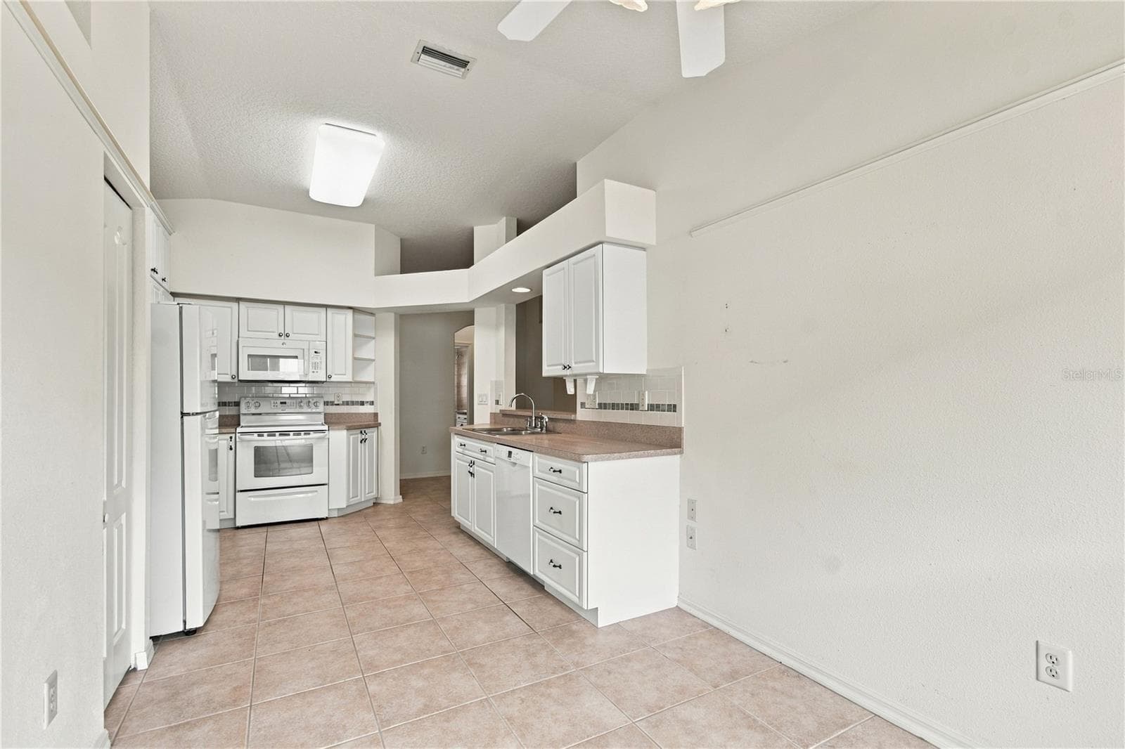 Single Family Residence at 11508 BLOOMINGTON CT, NEW PORT RICHEY, photo 18 of 90