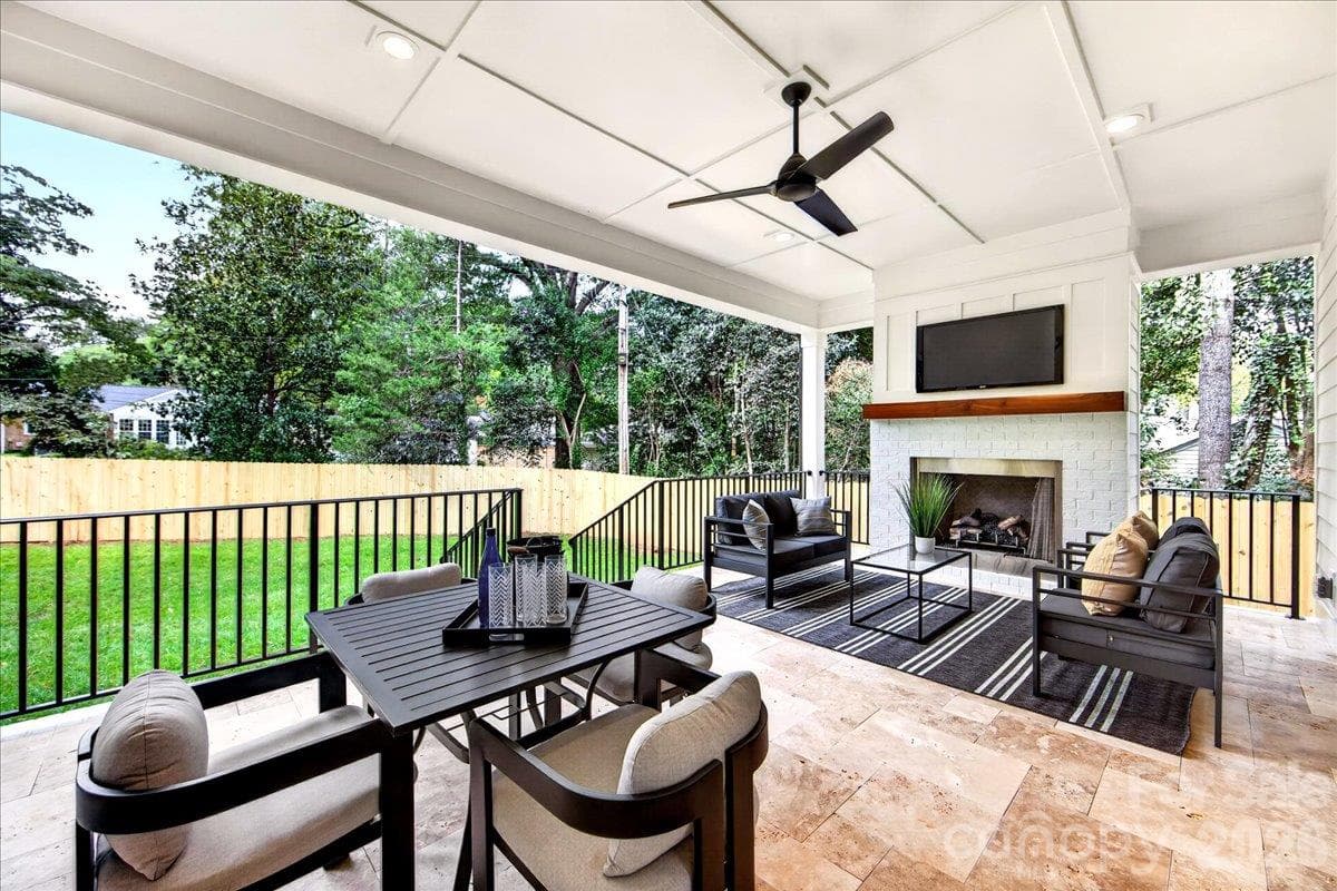 Single Family Residence at 4214 Waterbury Drive, Charlotte, photo 38 of 44