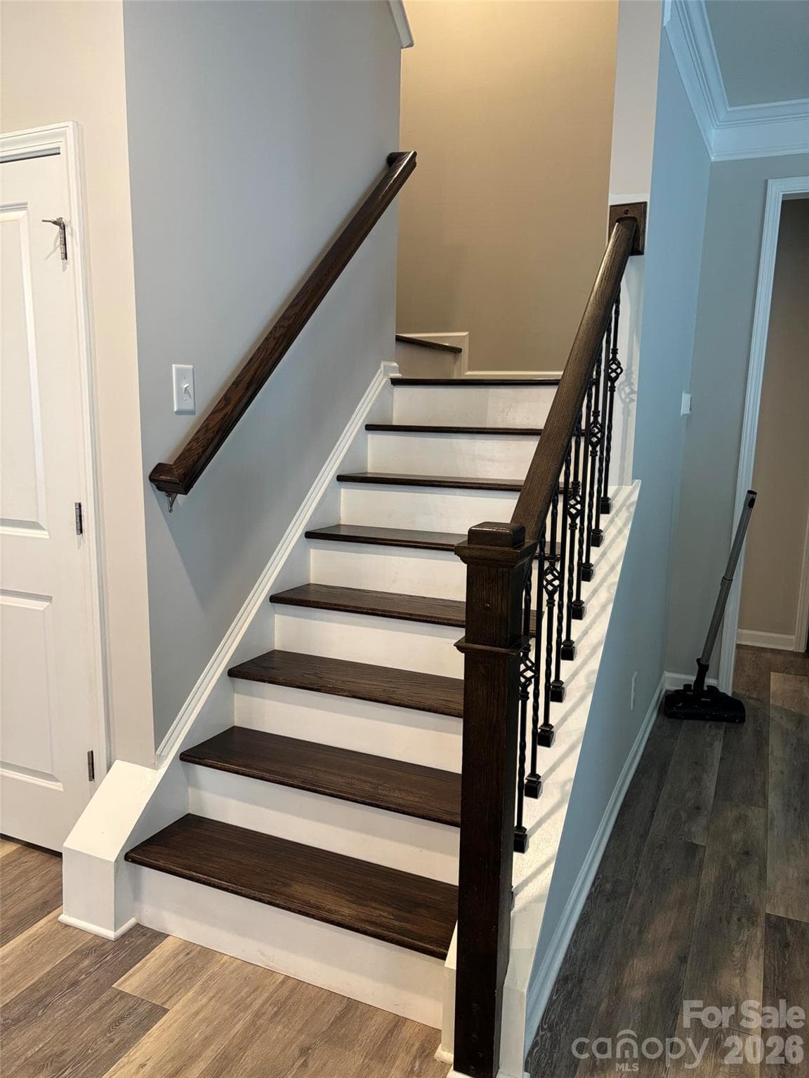 Single Family Residence at 5057 Devonshire Road, Denver, photo 6 of 25