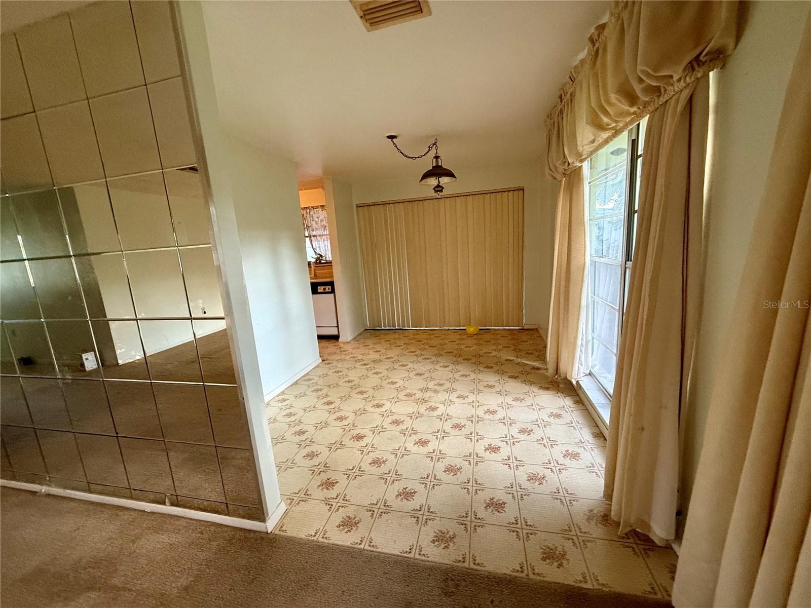 Dining room off kitchen - 6810 EDEN LN, TAMPA