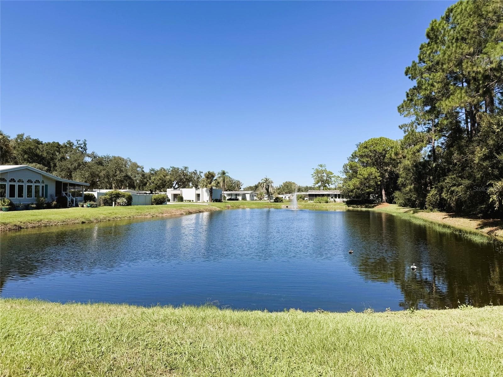 Manufactured Home at 122 TAMARISK WAY, LEESBURG, photo 11 of 64