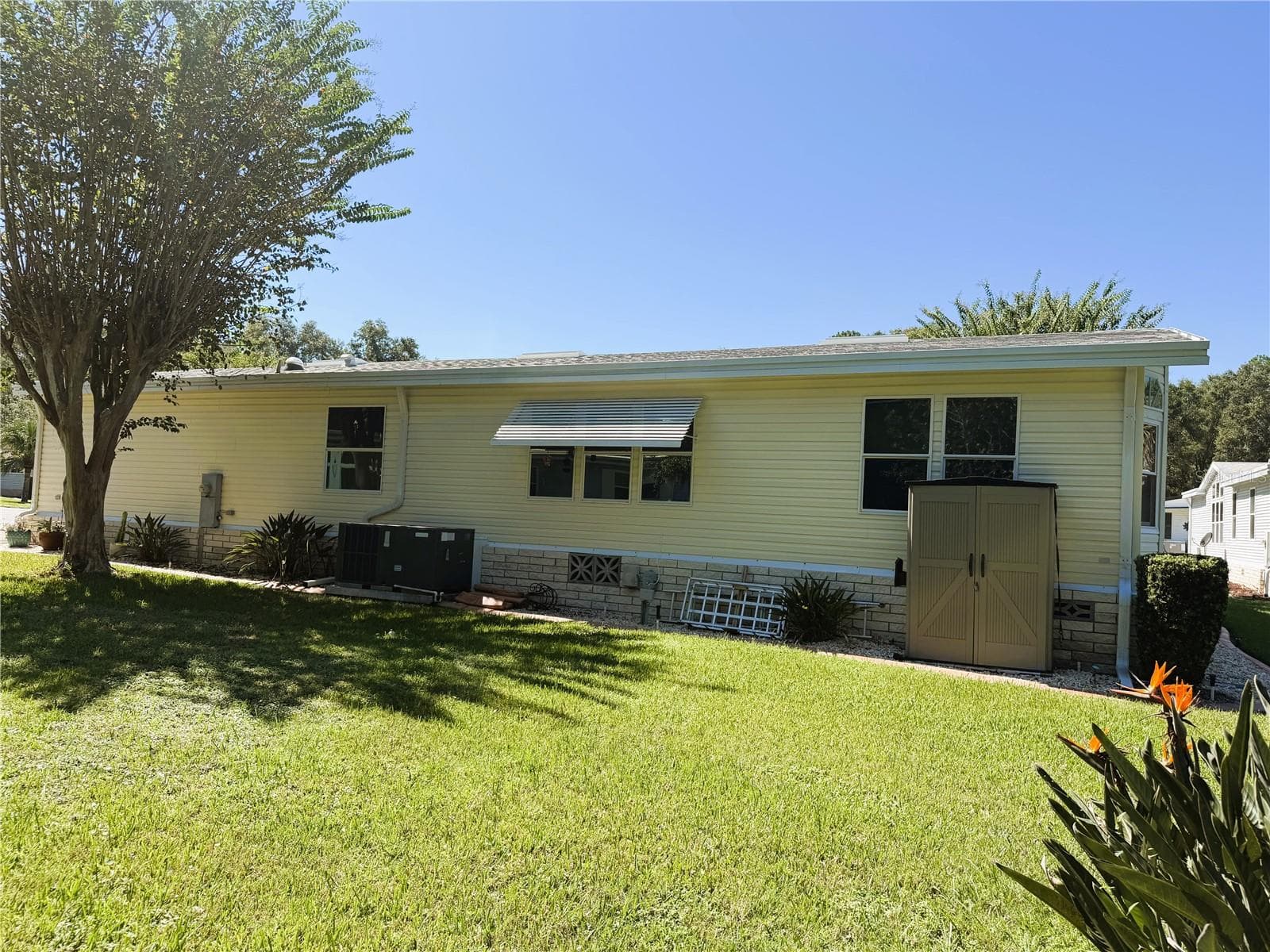 Manufactured Home at 122 TAMARISK WAY, LEESBURG, photo 12 of 64