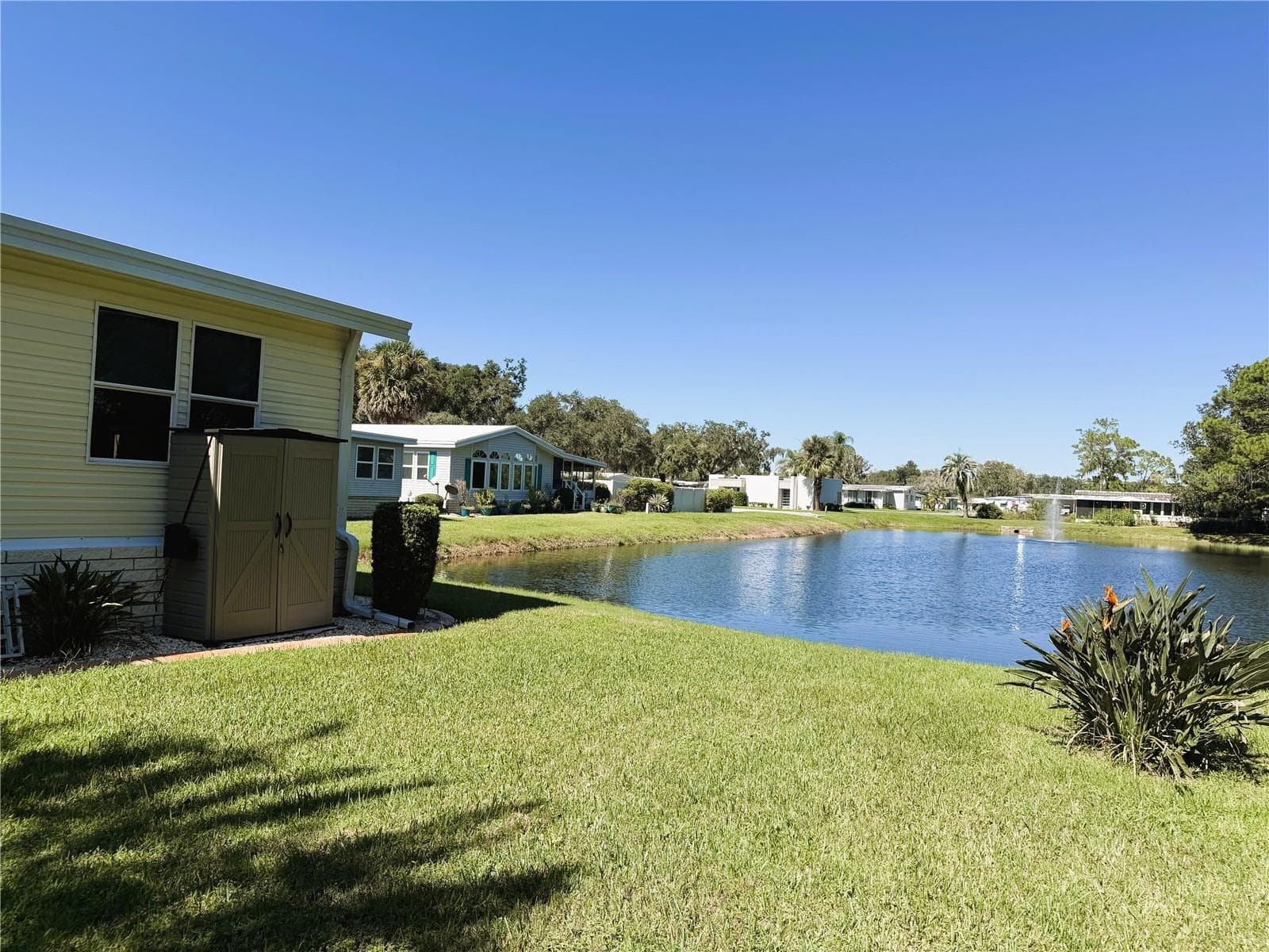 Manufactured Home at 122 TAMARISK WAY, LEESBURG, photo 13 of 64