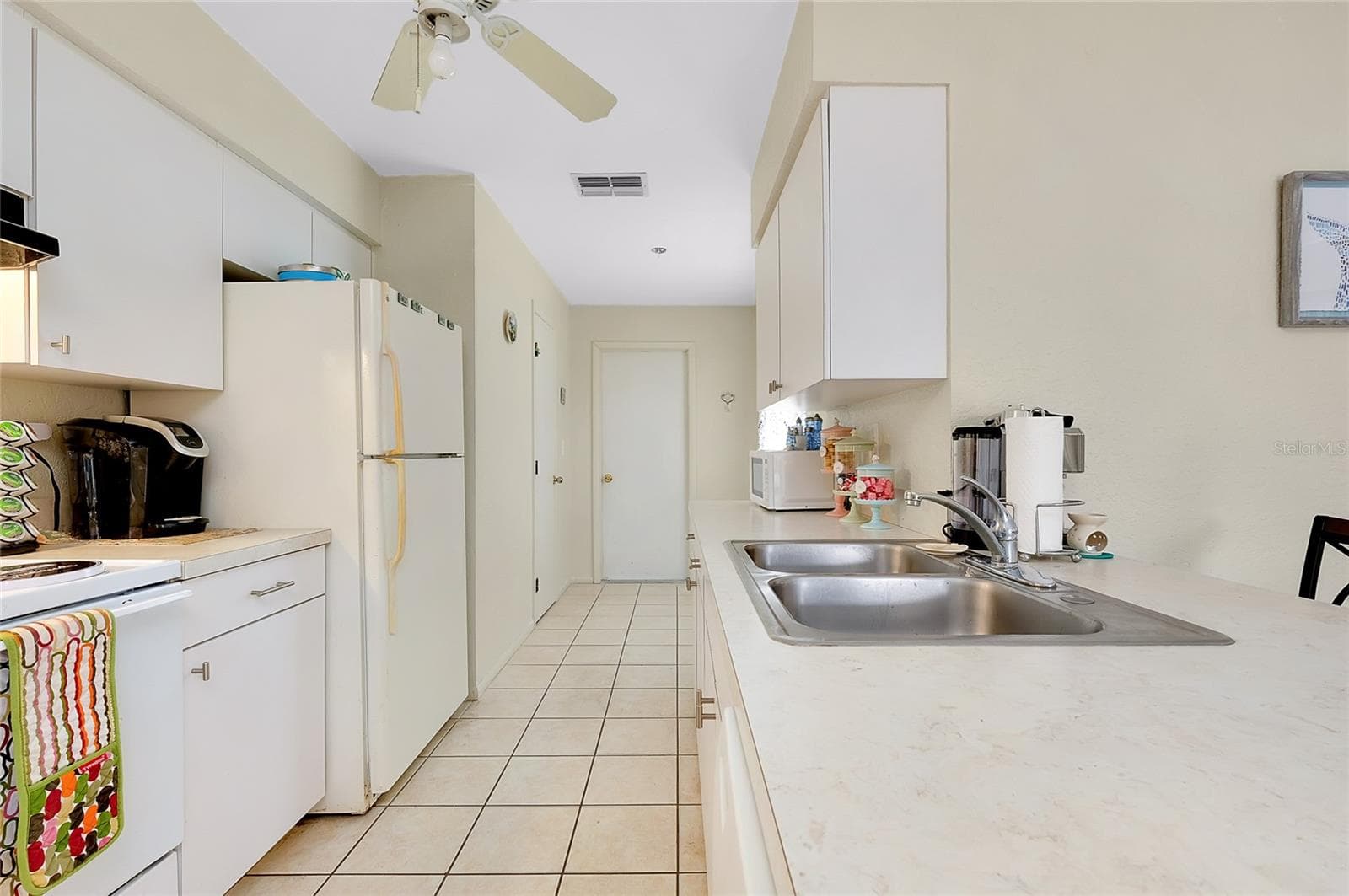 Single Family Residence at 144 ROTONDA CIR, ROTONDA WEST, photo 10 of 40