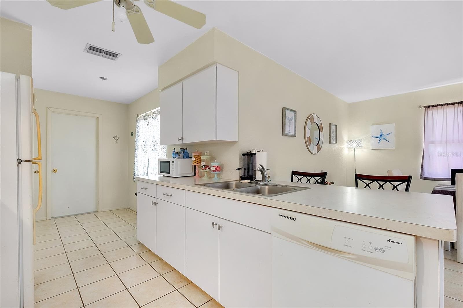 Single Family Residence at 144 ROTONDA CIR, ROTONDA WEST, photo 15 of 40