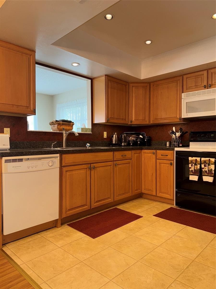 Single Family Residence at 5525 S KLINE TER, INVERNESS, photo 5 of 27