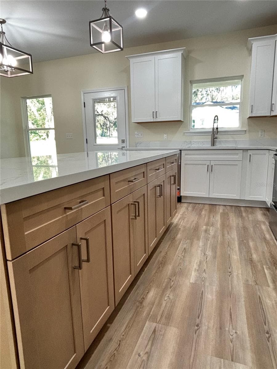 gorgeous cabinets. - 377 SE 4TH AVE, MELROSE