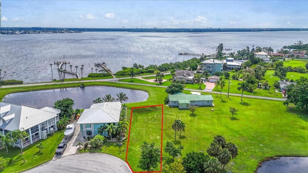 71 ISLAND CT
