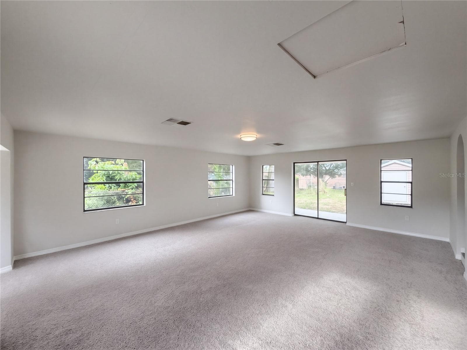 Single Family Residence at 2303 S SWAN CT NE, WINTER HAVEN, photo 3 of 22