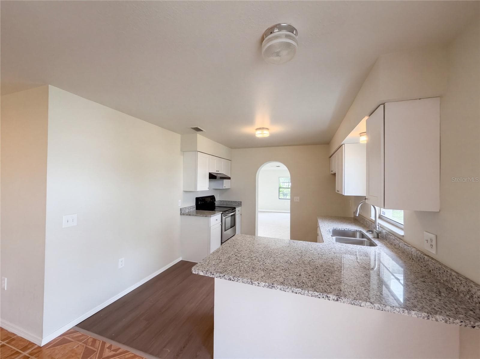 Single Family Residence at 2303 S SWAN CT NE, WINTER HAVEN, photo 5 of 22
