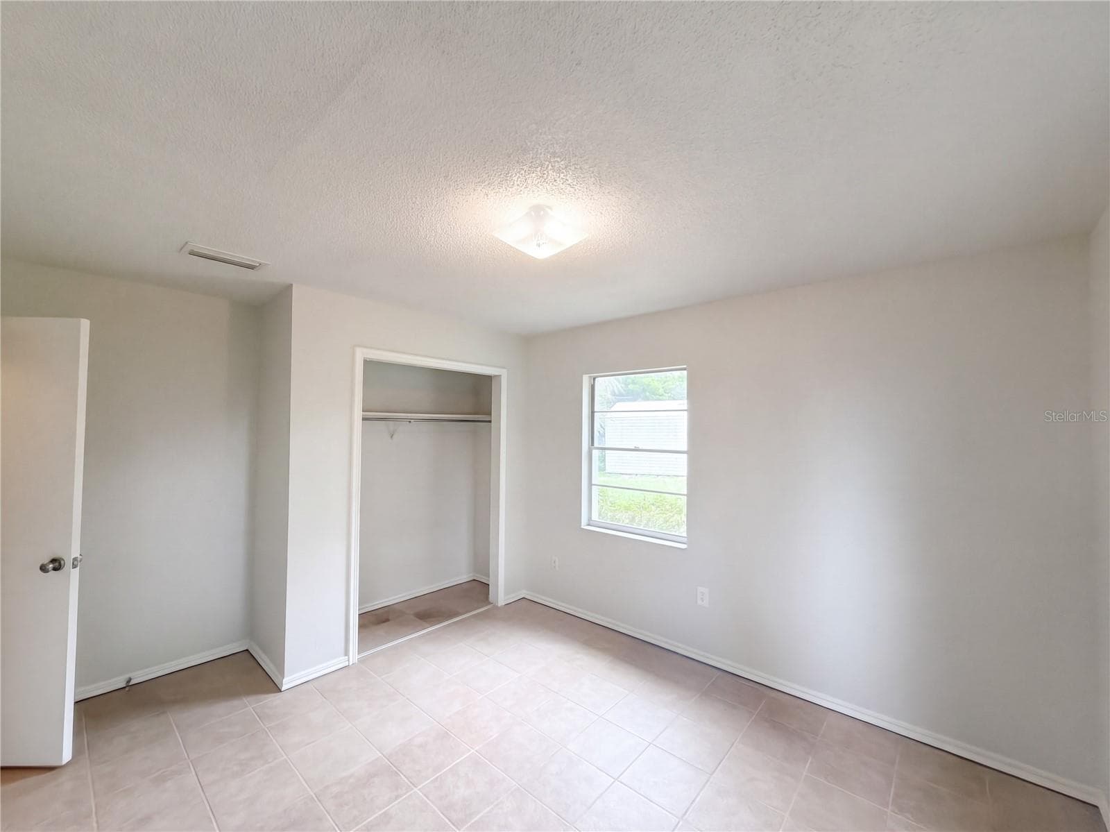 Single Family Residence at 2303 S SWAN CT NE, WINTER HAVEN, photo 15 of 22
