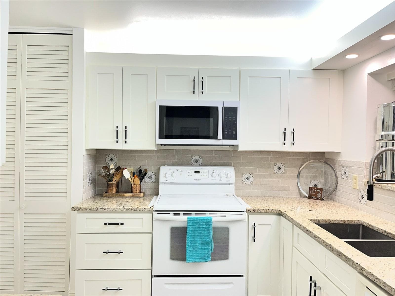 Condominium at 100 BLUFF VIEW DR #211A, BELLEAIR BLUFFS, photo 5 of 48