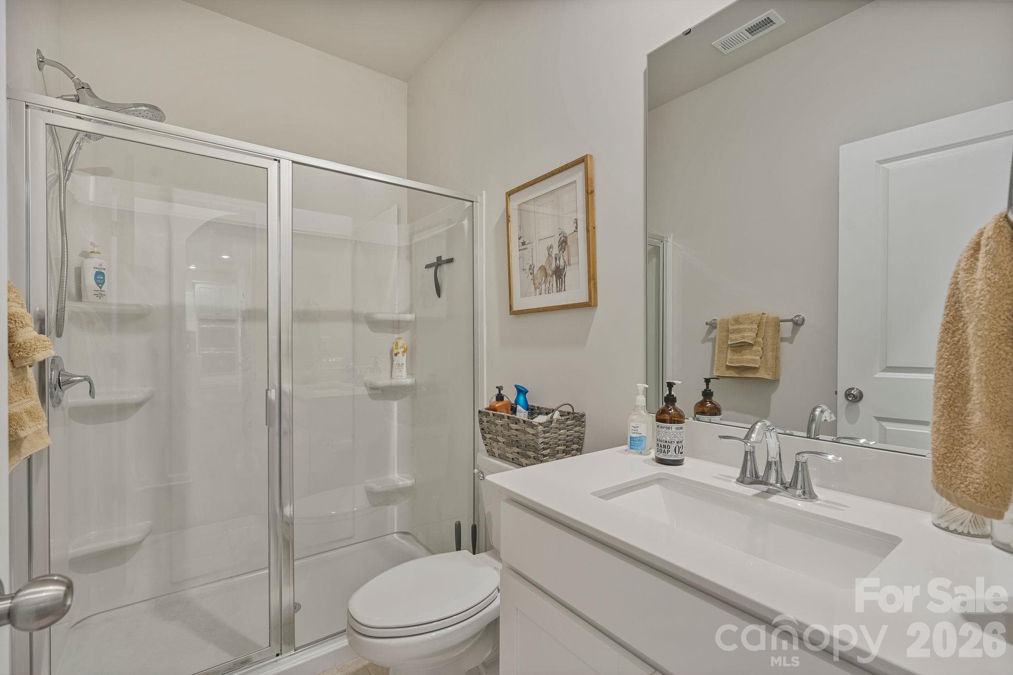 Conveniently located main-level full bathroom serving the first-floor bedroom and additional living areas. - 107 Hollywood Court, Troutman