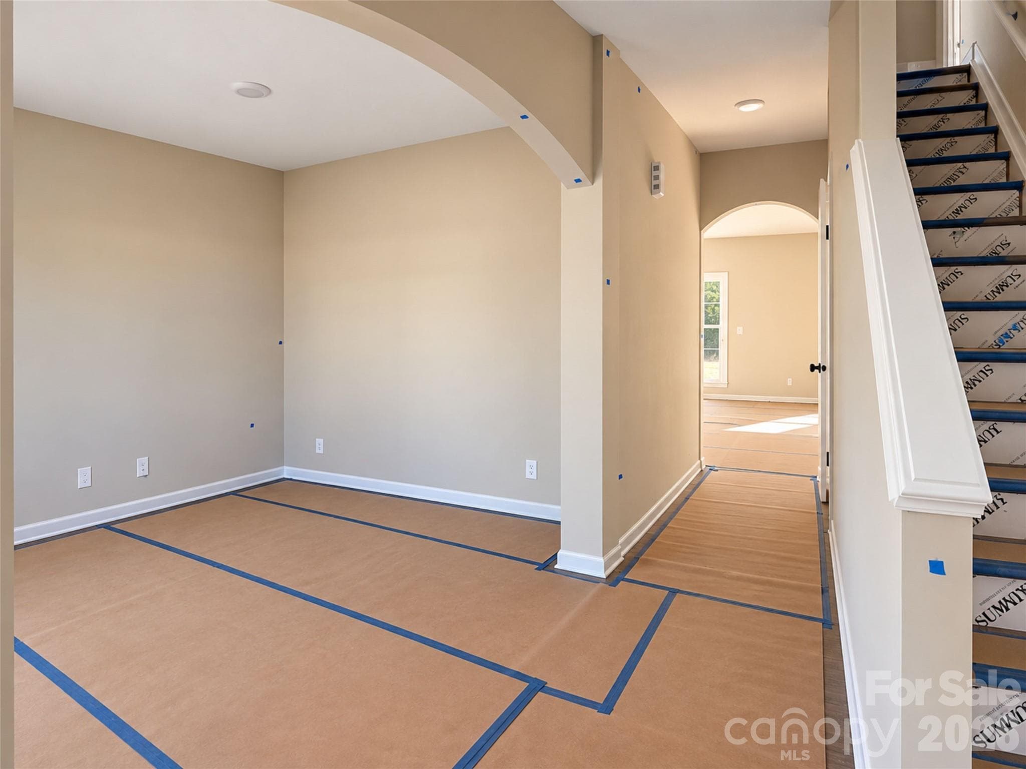Single Family Residence at 8925 Sawyer Run Court, Charlotte, photo 2 of 21