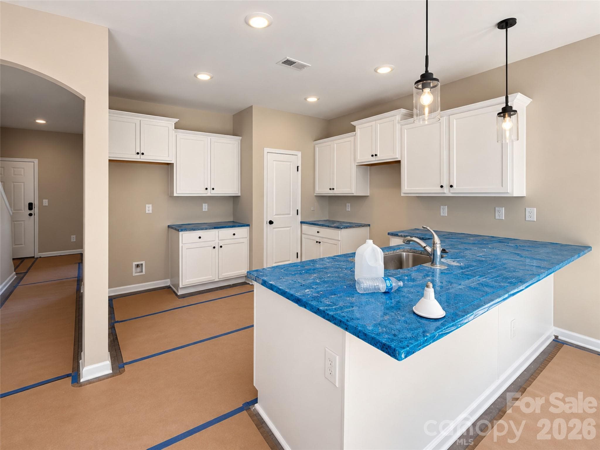 Single Family Residence at 8925 Sawyer Run Court, Charlotte, photo 4 of 21