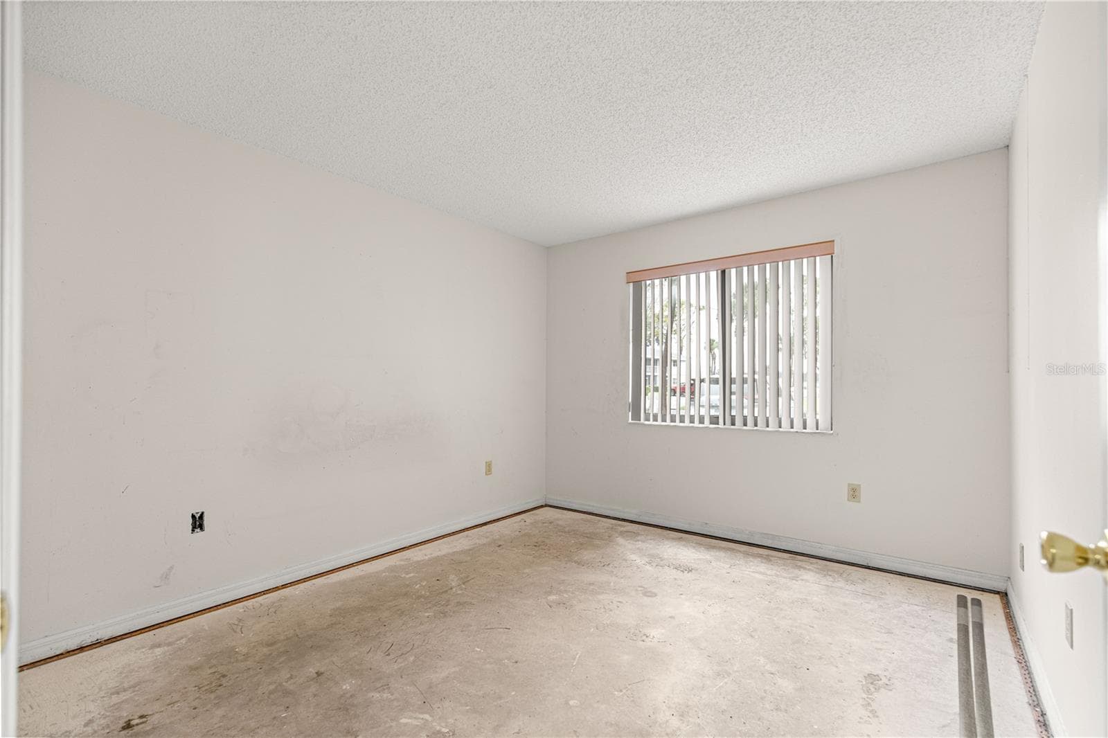 Condominium at 507 FAIRWAYS LN #A, OCALA, photo 7 of 33