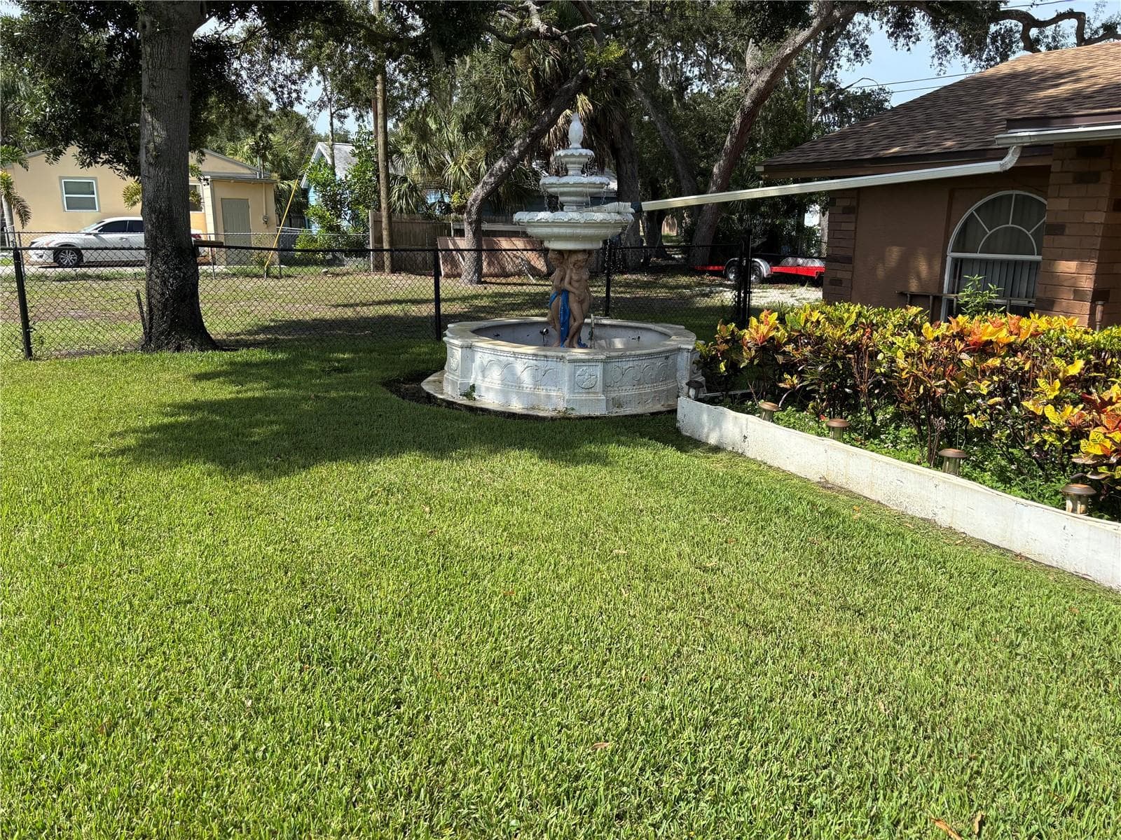 Single Family Residence at 1747 YOUVAL CT S, ST PETERSBURG, photo 2 of 8