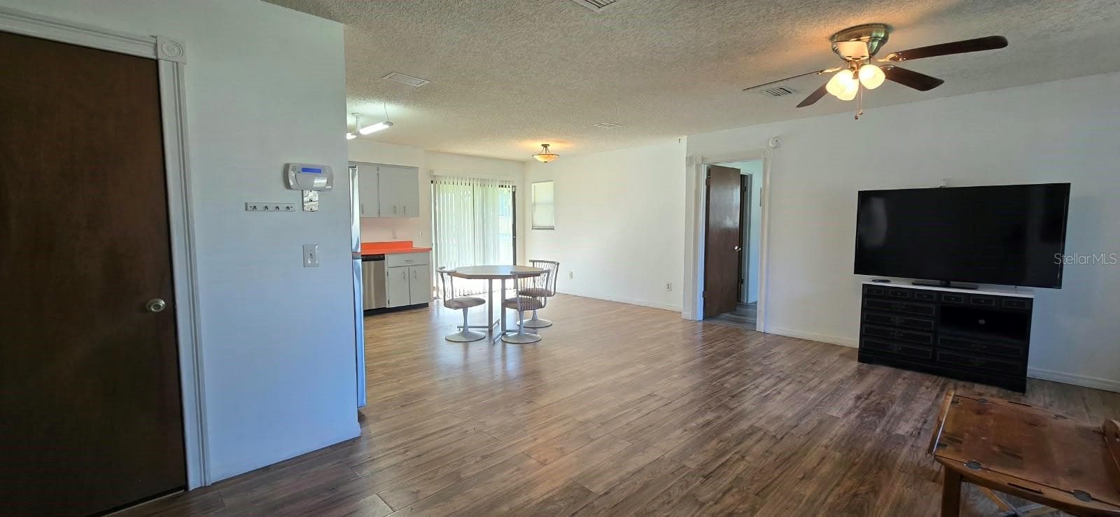 Single Family Residence at 541 SUNSET AVE, UMATILLA, photo 5 of 36