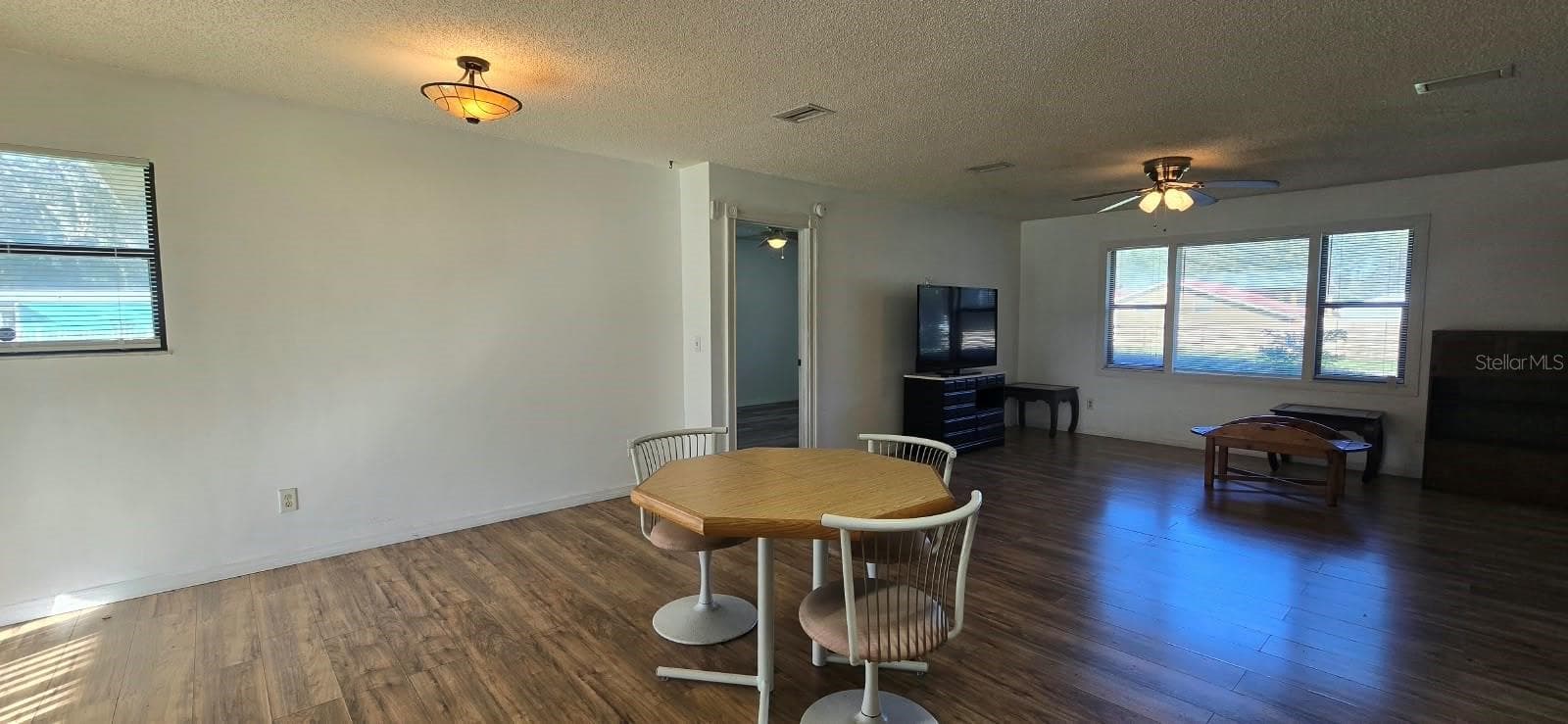 Single Family Residence at 541 SUNSET AVE, UMATILLA, photo 8 of 36