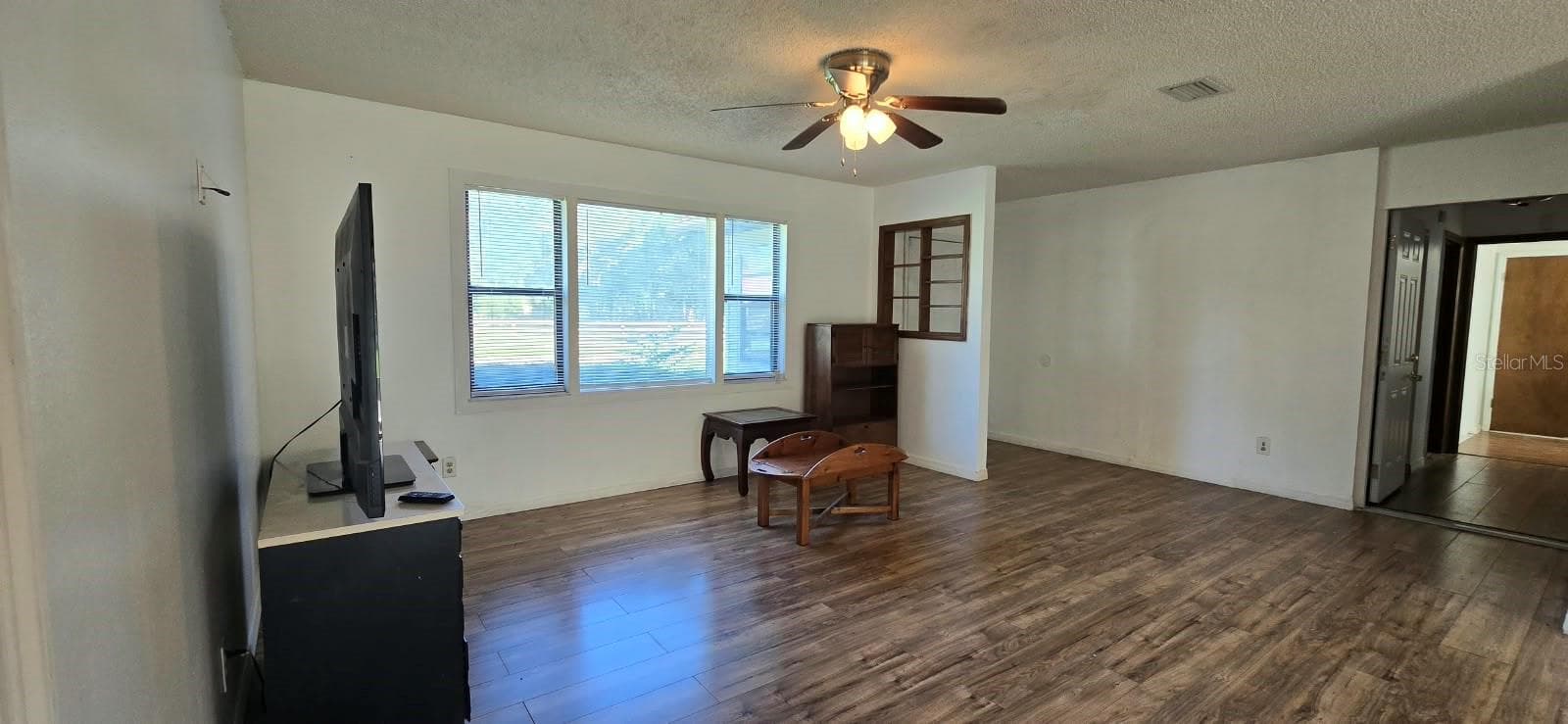Single Family Residence at 541 SUNSET AVE, UMATILLA, photo 7 of 36