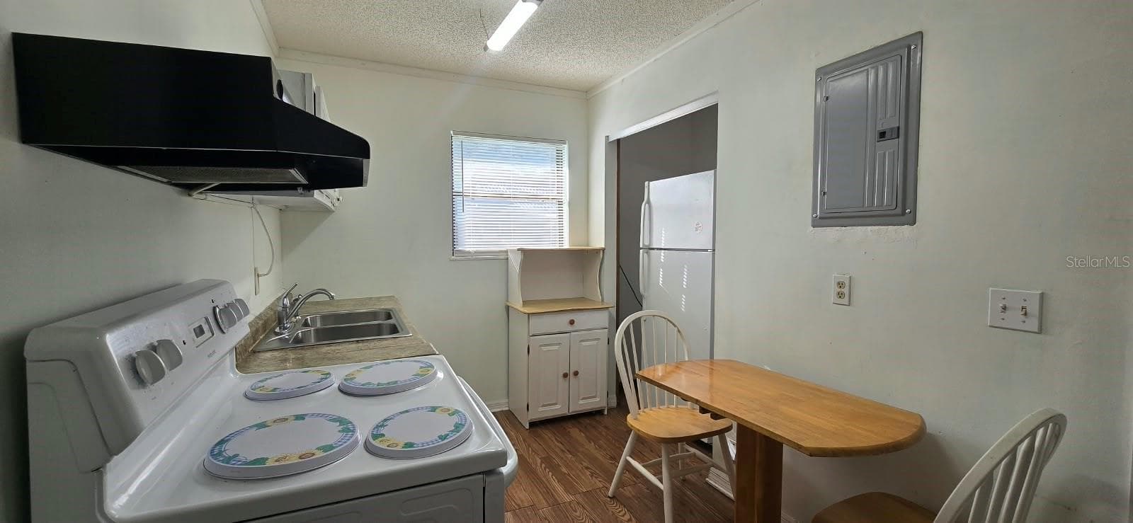 Single Family Residence at 541 SUNSET AVE, UMATILLA, photo 14 of 36