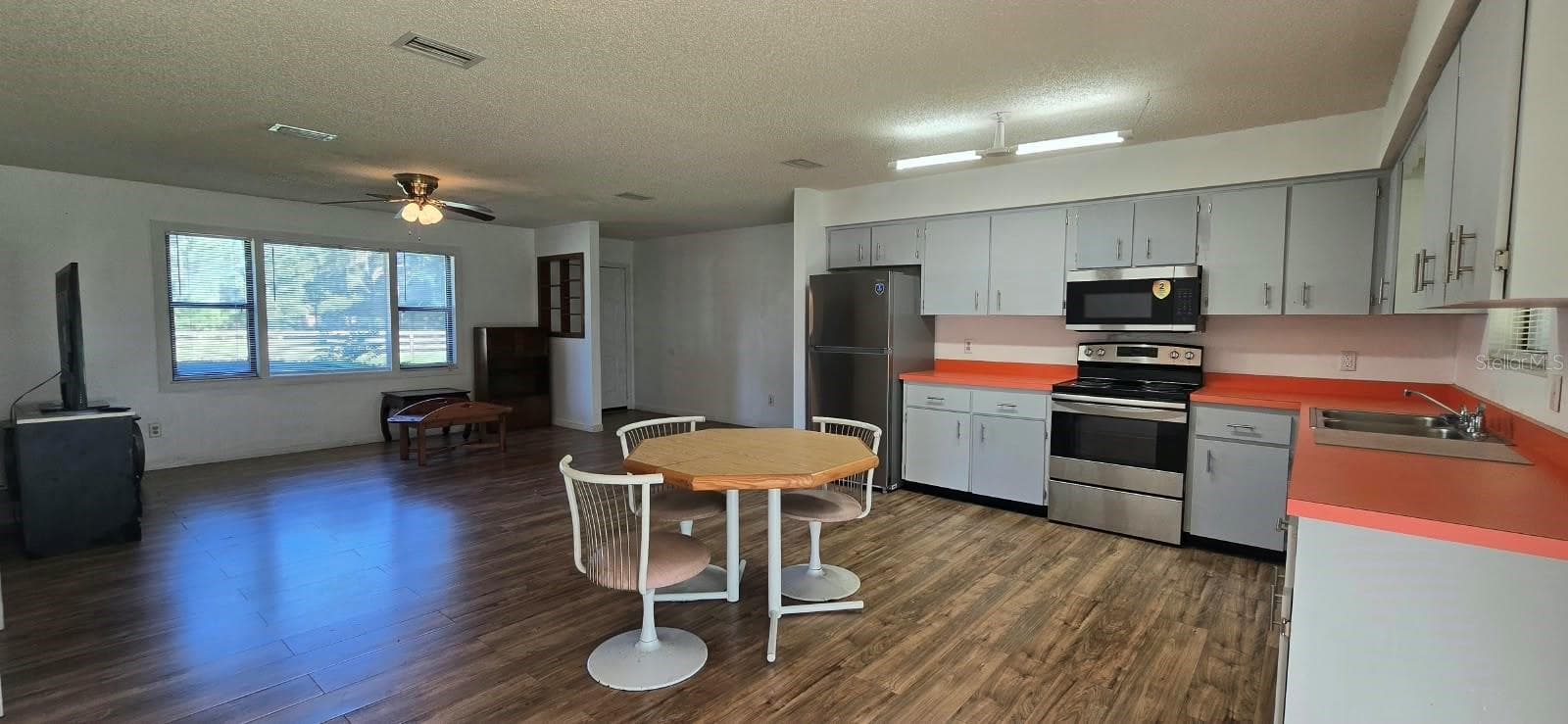 Single Family Residence at 541 SUNSET AVE, UMATILLA, photo 9 of 36