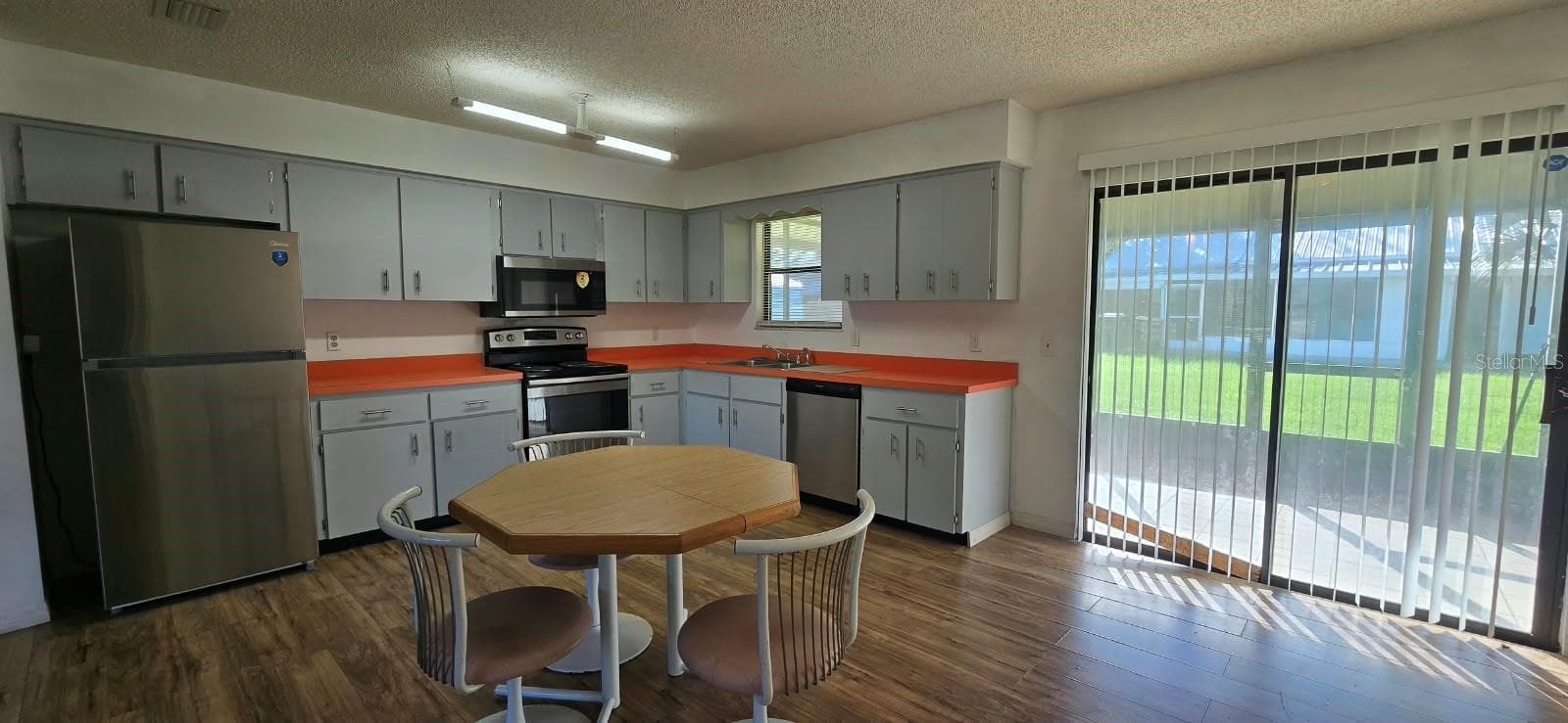Single Family Residence at 541 SUNSET AVE, UMATILLA, photo 10 of 36