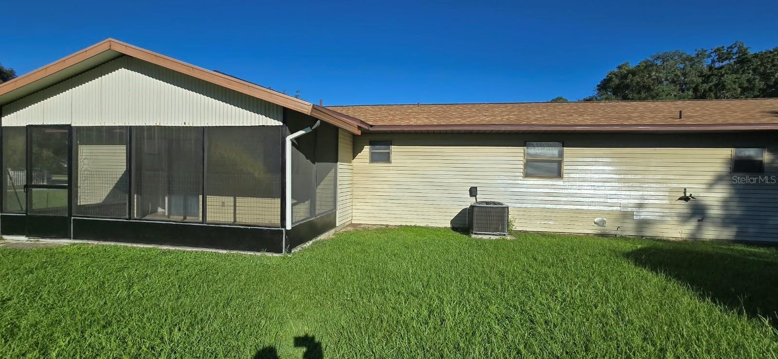 Single Family Residence at 541 SUNSET AVE, UMATILLA, photo 25 of 36