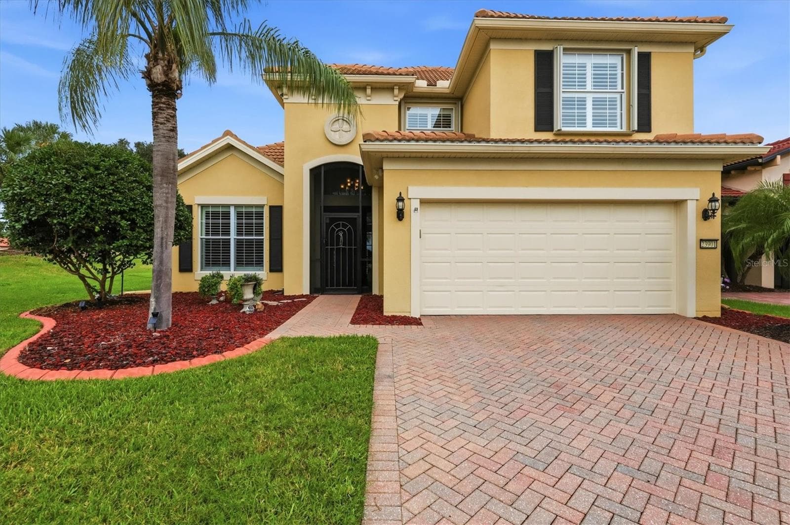 23901 WAVERLY CIR