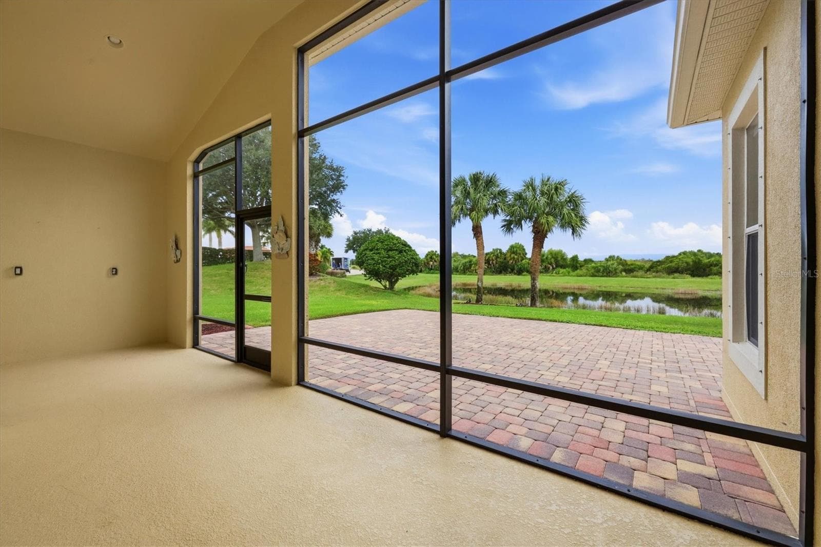 Single Family Residence at 23901 WAVERLY CIR, VENICE, photo 2 of 86