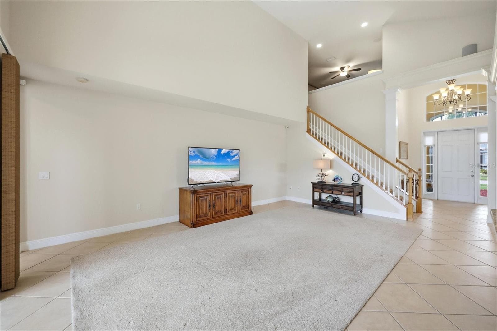 Single Family Residence at 23901 WAVERLY CIR, VENICE, photo 16 of 86