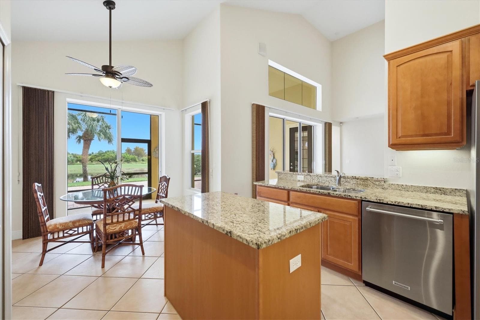 Single Family Residence at 23901 WAVERLY CIR, VENICE, photo 23 of 86