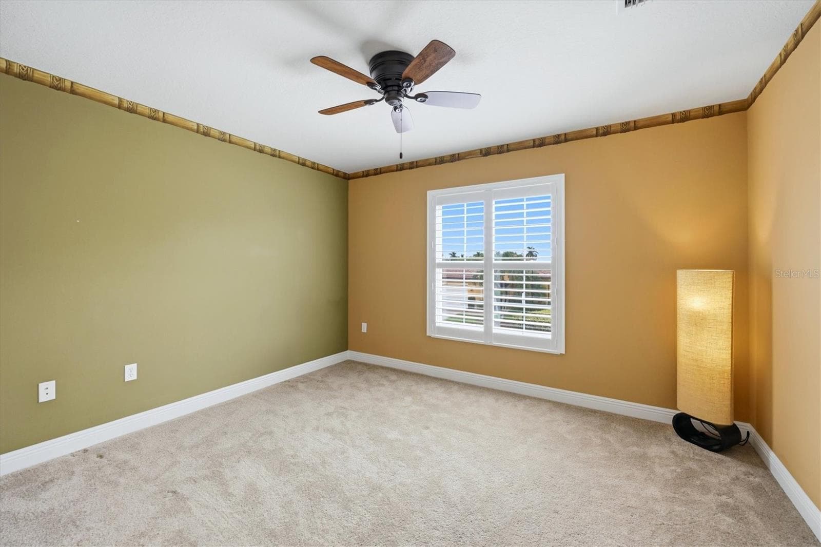 Single Family Residence at 23901 WAVERLY CIR, VENICE, photo 36 of 86
