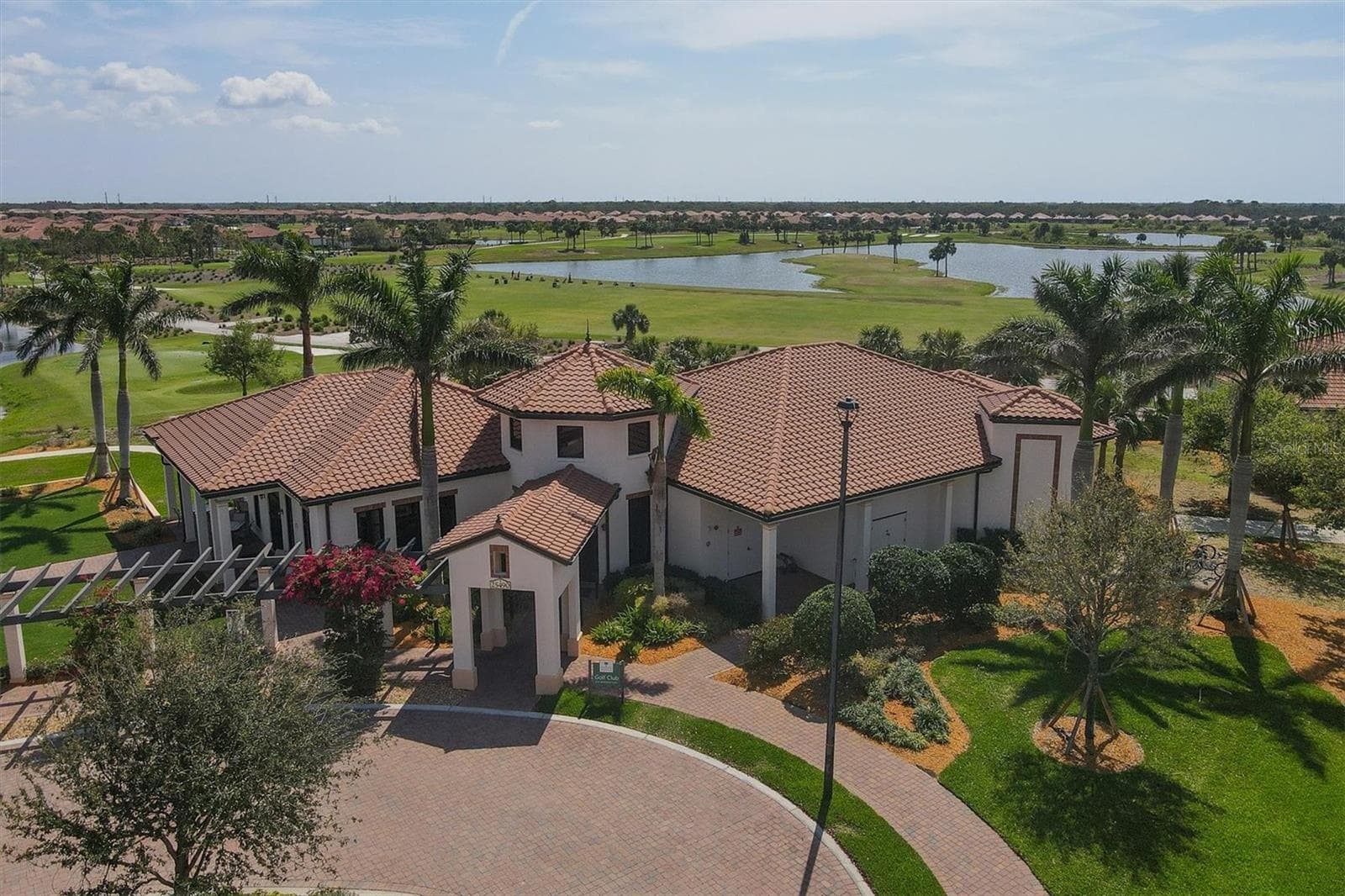 Single Family Residence at 23901 WAVERLY CIR, VENICE, photo 53 of 86