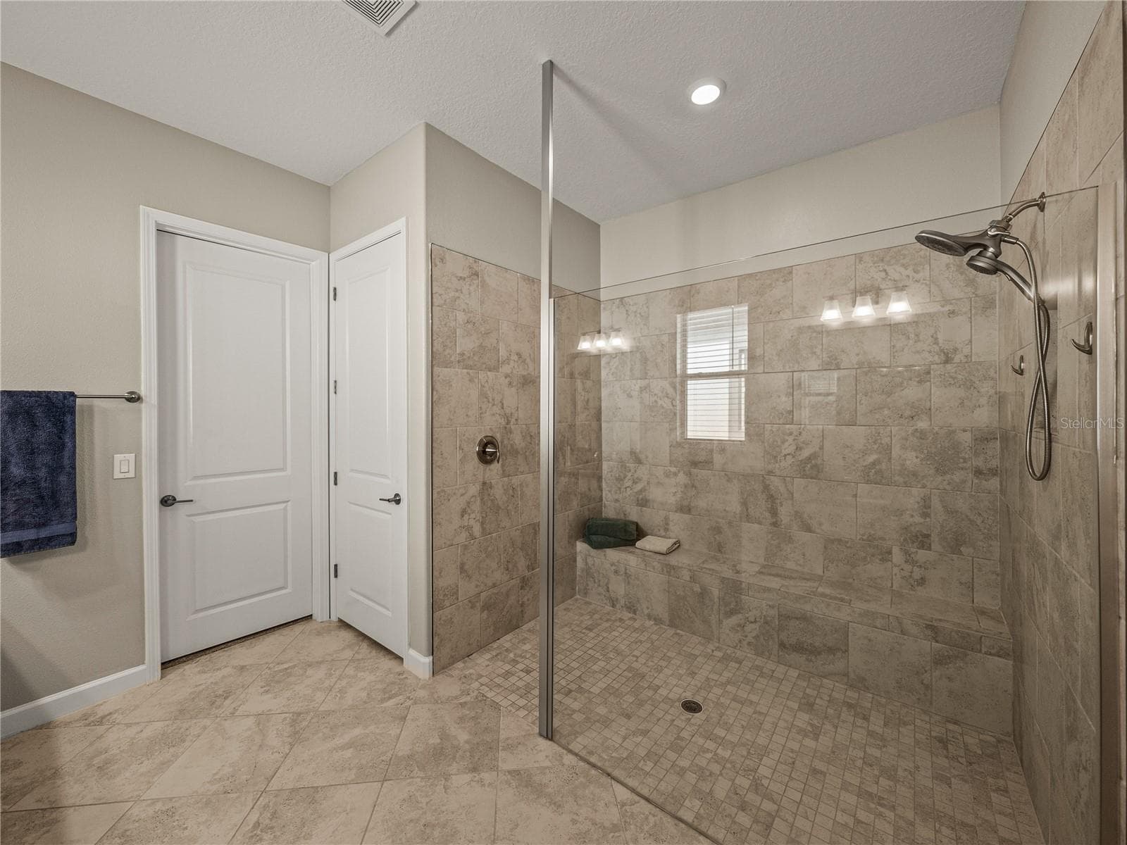 Single Family Residence at 16959 SCUBA CREST ST, WIMAUMA, photo 32 of 53