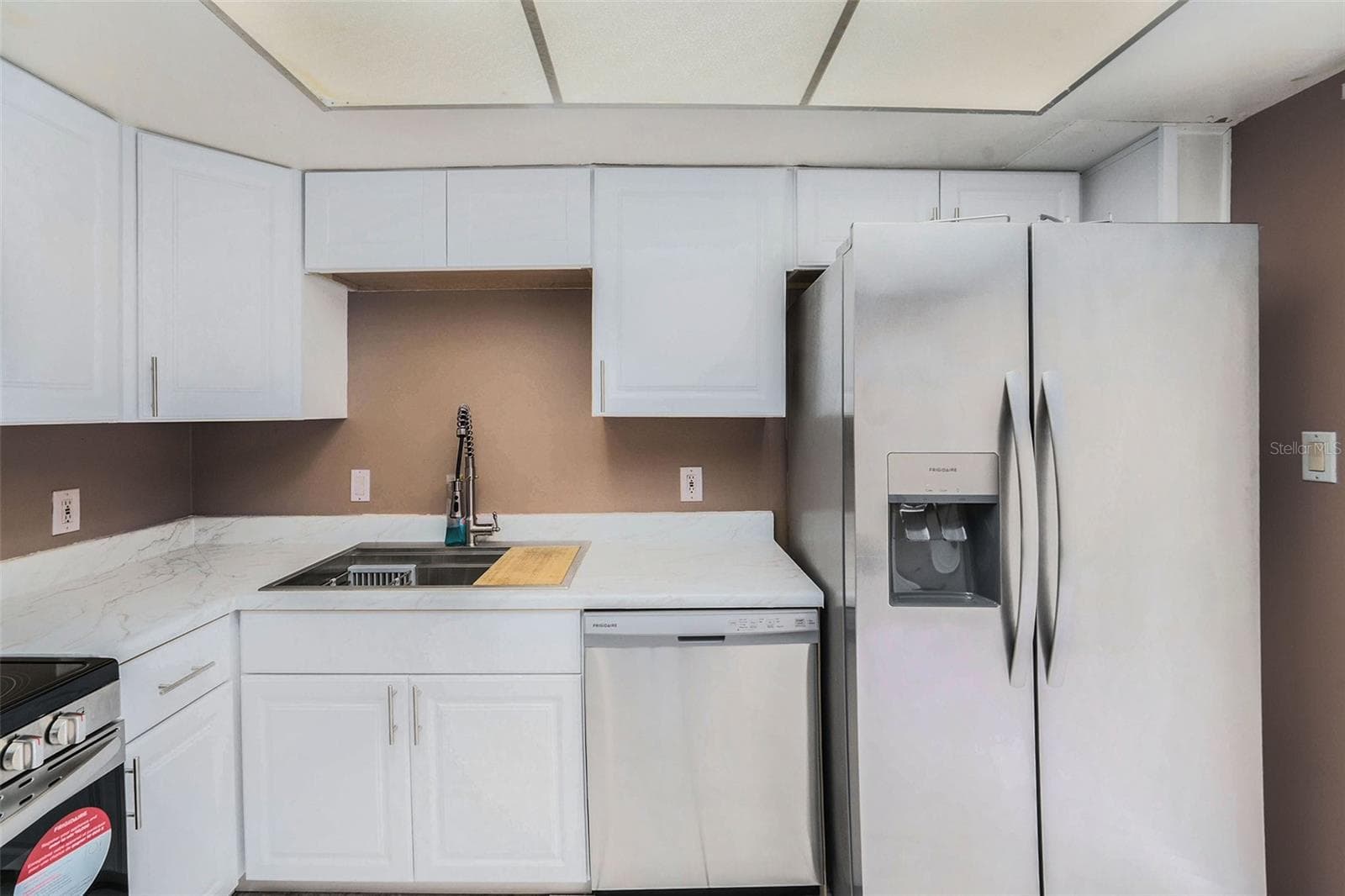 Newly remodeled. Dropdowns have been removed. - 8719 COVE CT #10, TAMPA