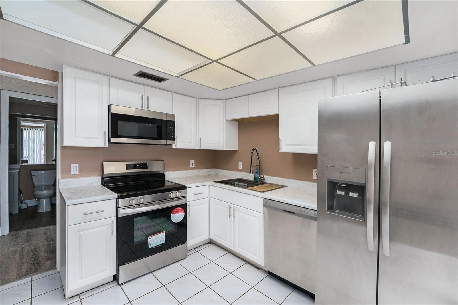 Newly remodeled. Dropdowns have been removed. - 8719 COVE CT #10, TAMPA