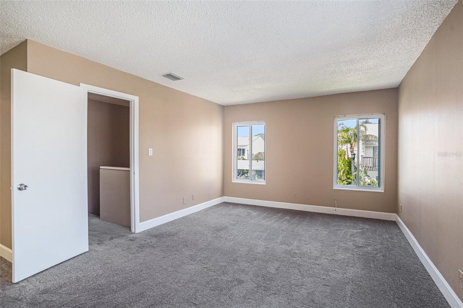 Carpet has been replaced with LVP - 8719 COVE CT #10, TAMPA