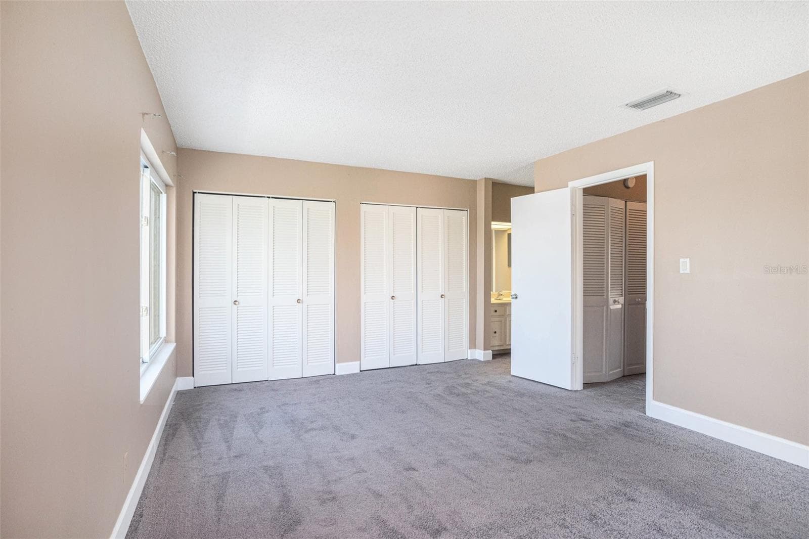 Carpet has been replaced with LVP - 8719 COVE CT #10, TAMPA
