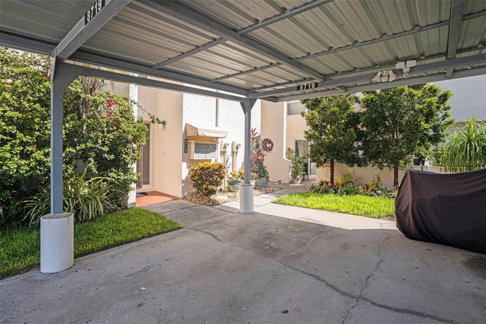 Assigned carport is at your front door! - 8719 COVE CT #10, TAMPA