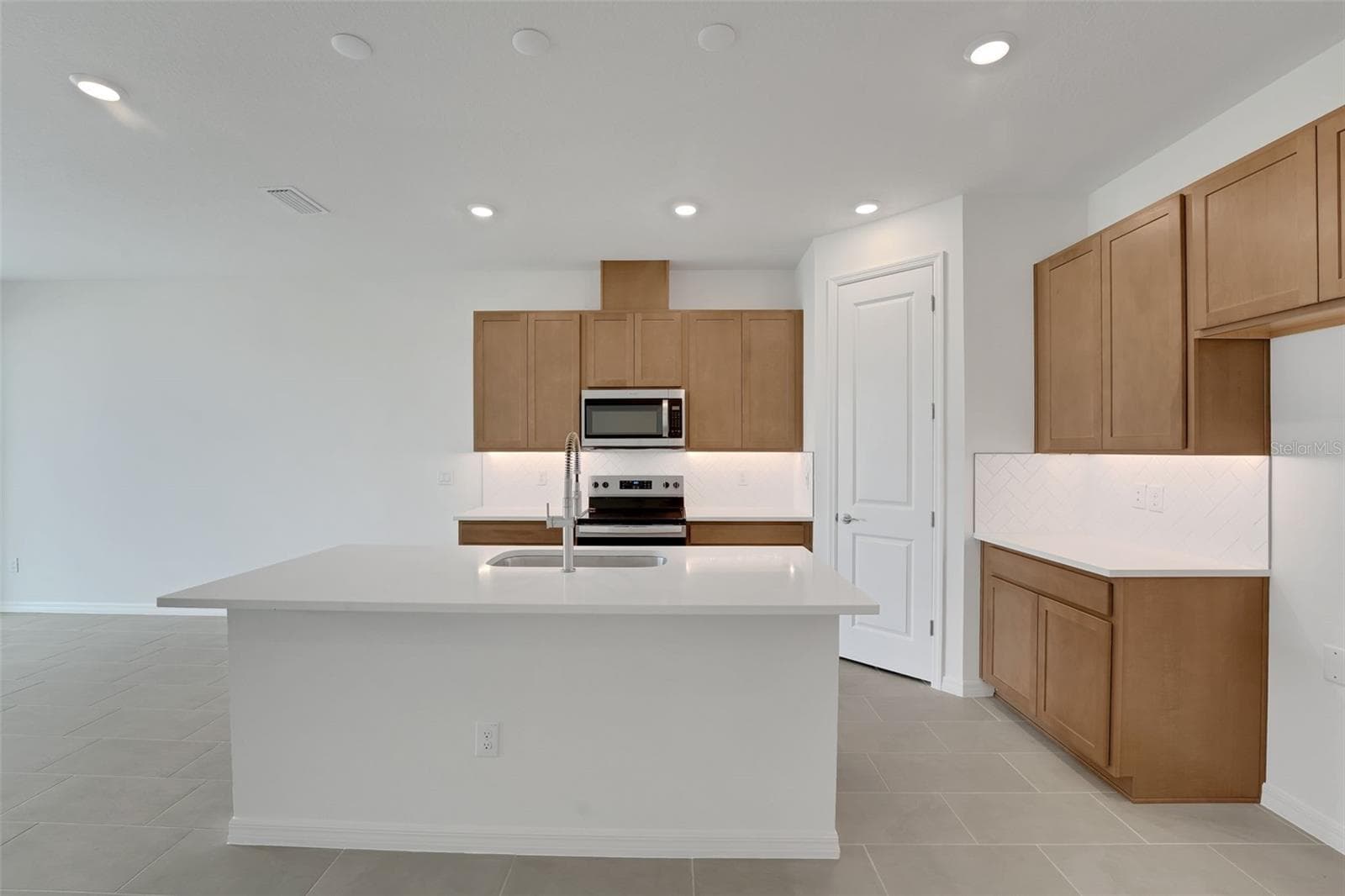 Townhouse at 31630 OCEAN BREEZE DR, SAN ANTONIO, photo 10 of 26