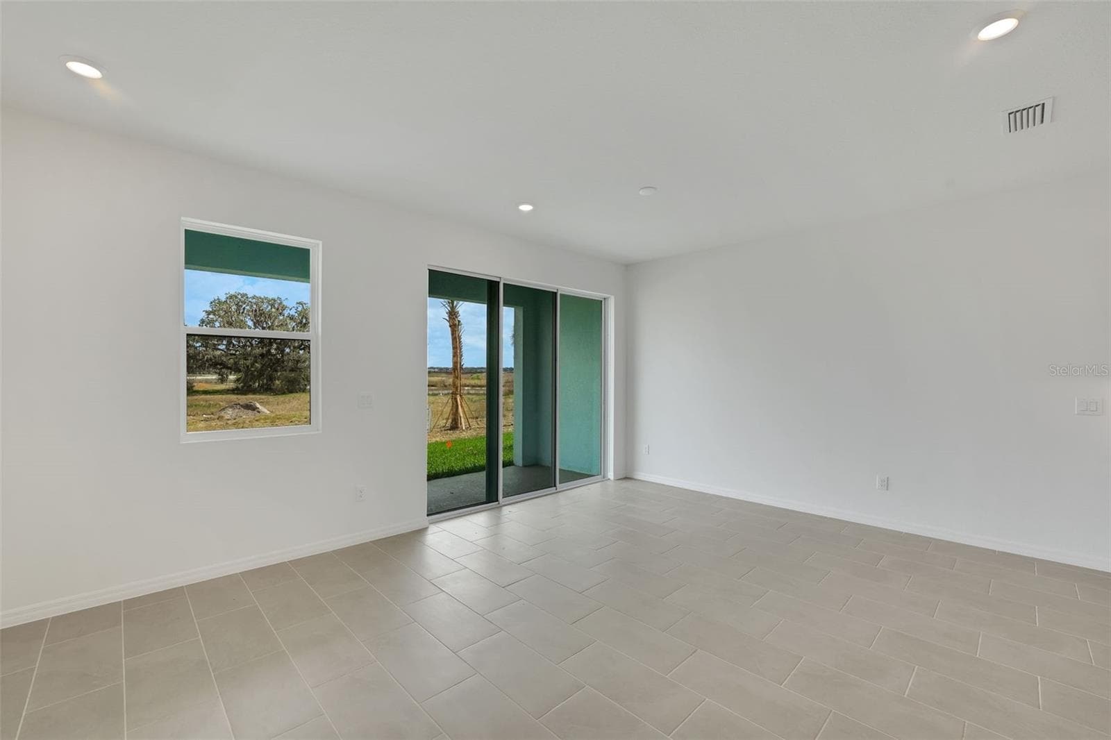 Townhouse at 31630 OCEAN BREEZE DR, SAN ANTONIO, photo 11 of 26