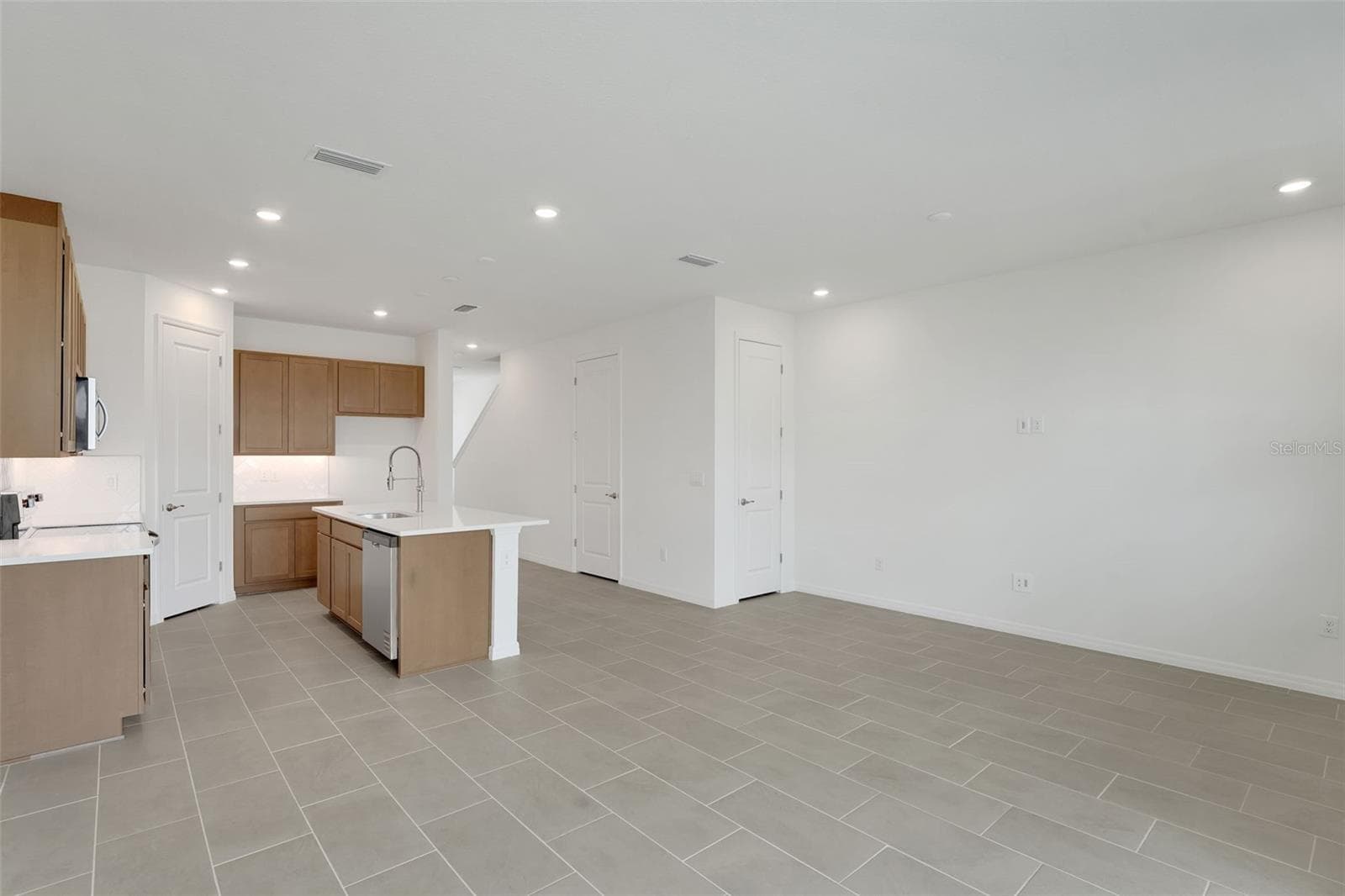 Townhouse at 31630 OCEAN BREEZE DR, SAN ANTONIO, photo 14 of 26